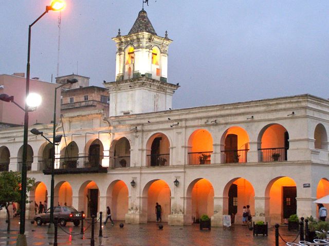 Salta la linda