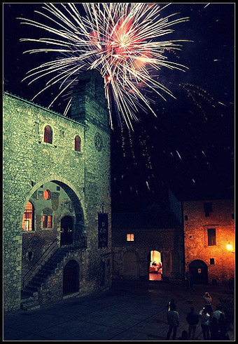foto Umbria di notte fuochi d'artificio - umbria