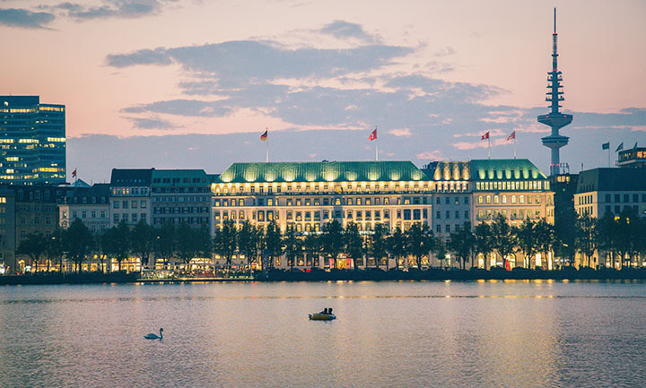 Amburgo, tramonto sull'Alster