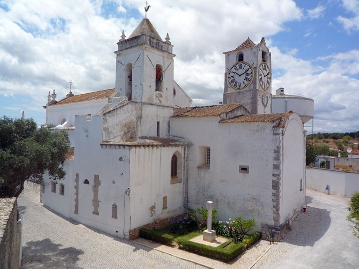 Una chiesa a Tavira