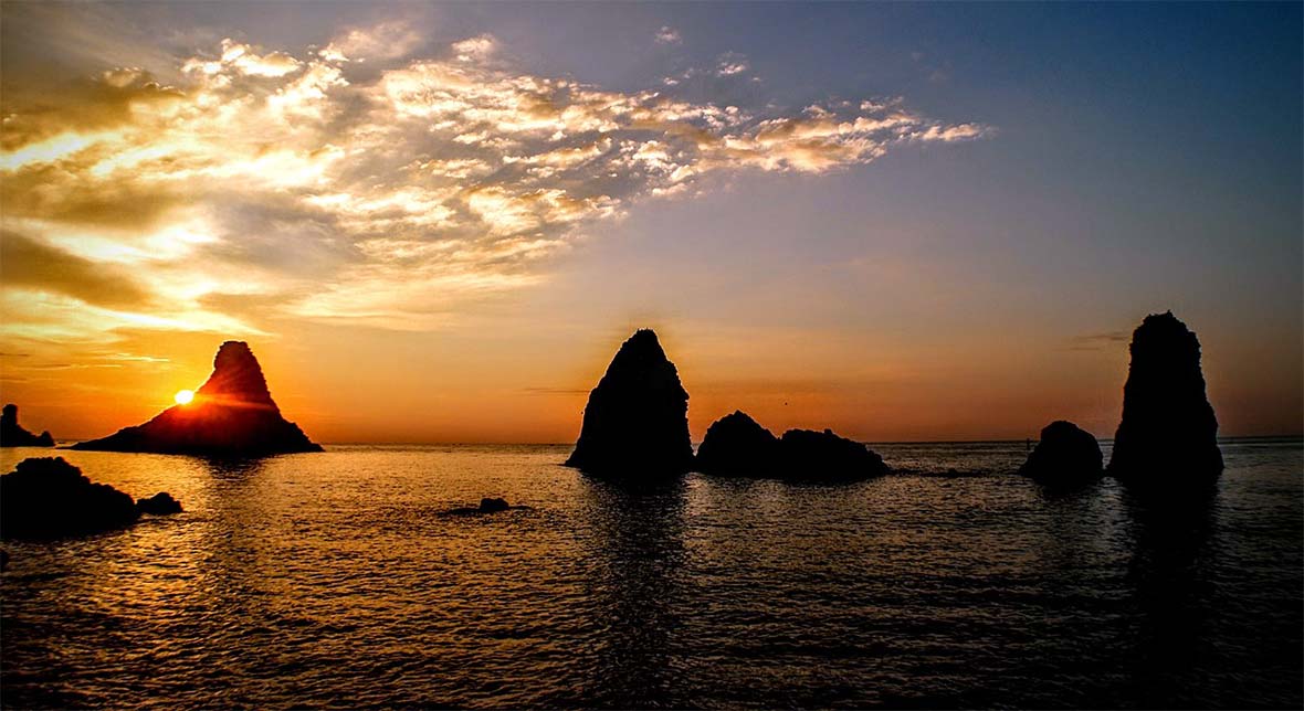 Riviera dei Ciclopi e spiagge vicino a Catania