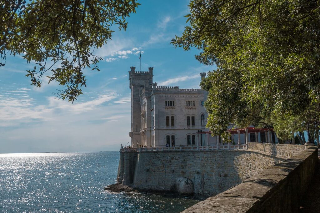 Trieste, cosa vedere: castello di Miramare